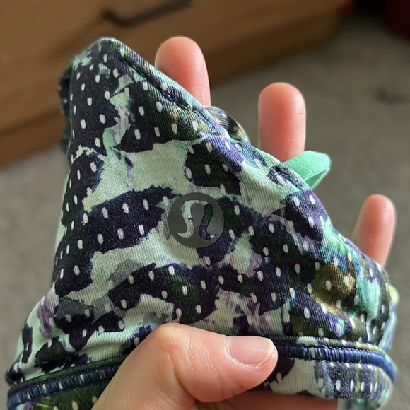 Lululemon Sports Bra - Size 2 - Picture 3 of 3